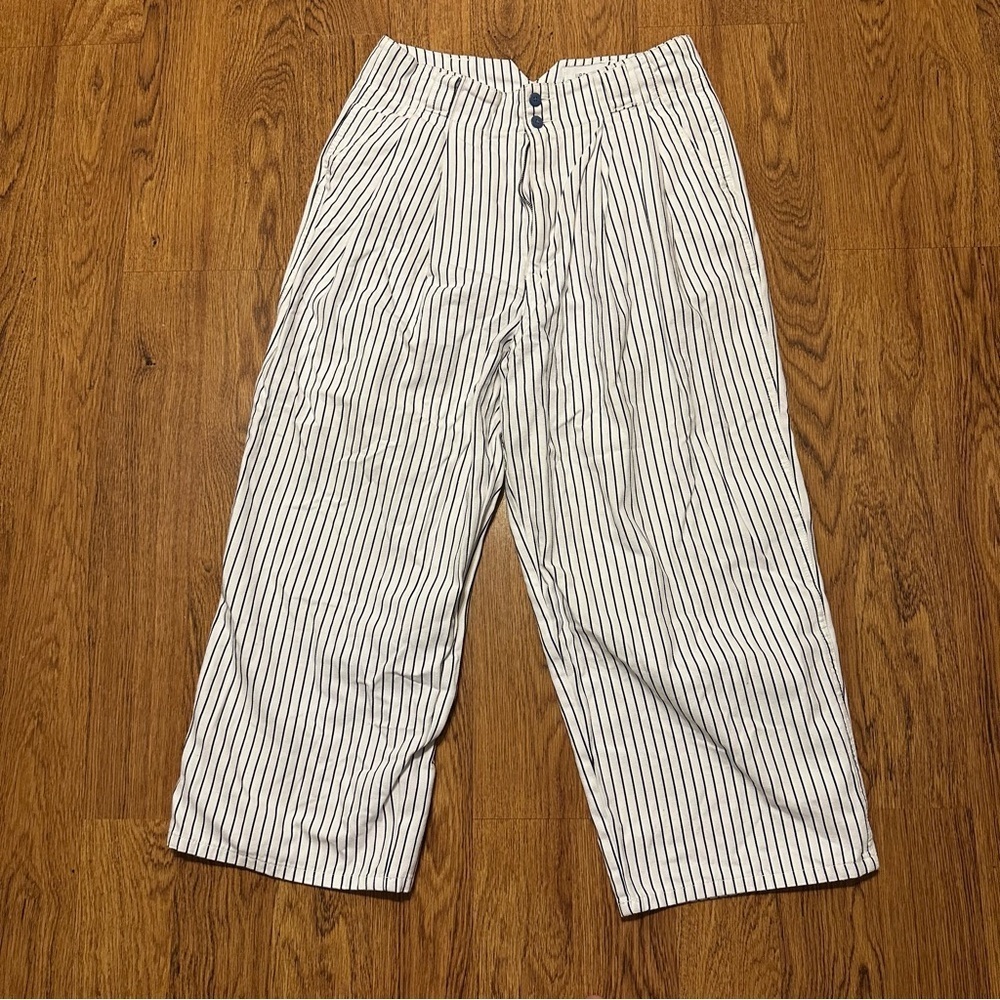 Urban Outfitters Black and White striped pleated wide Chinos size 12 cotton